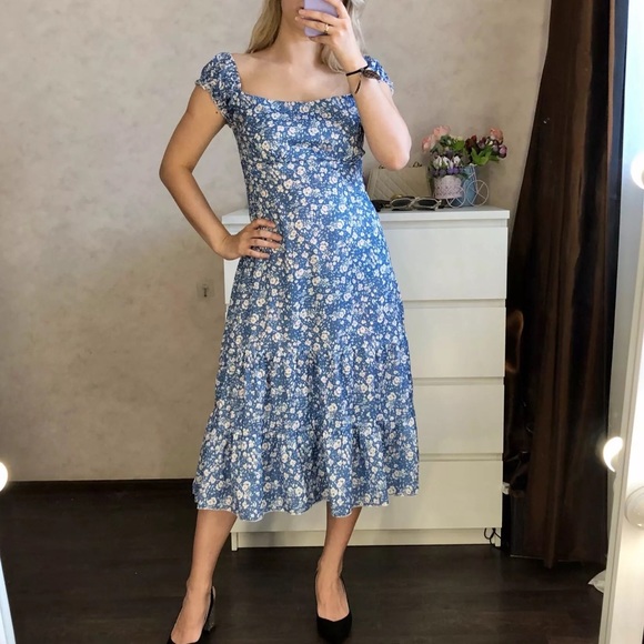 Off-Shoulder Floral Midi Dress - Picture 13 of 16